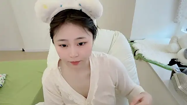 Snapshot of Onefiona chatting on March 30, 2026, 6:48 am Onefiona online show from March 30, 2026, 6:48 am