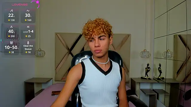 Snapshot of Anyelo_Twink chatting on July 28, 2026, 4:20 am Anyelo Twink online show from July 28, 2026, 4:20 am