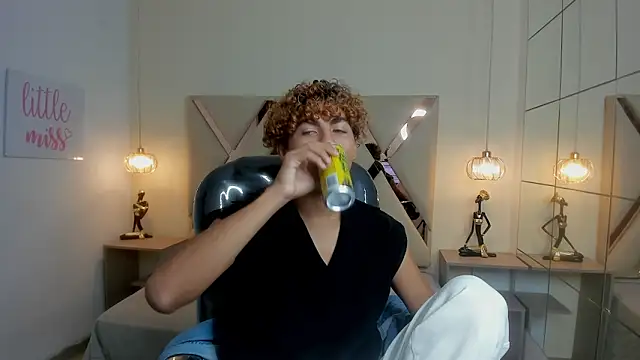 Anyelo Twink online show from March 13, 2026, 9:20 pm