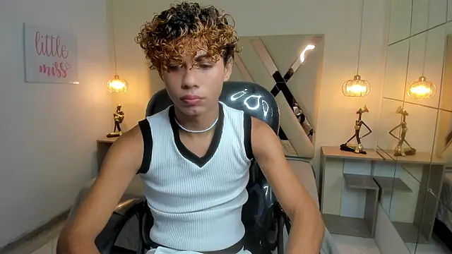 Anyelo Twink online show from March 10, 2026, 8:46 pm