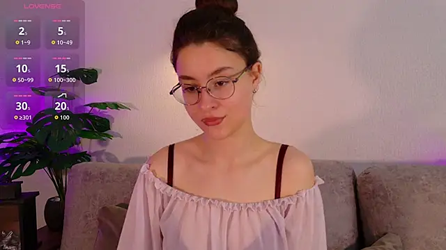 Snapshot of classy____ chatting on June 11, 2026, 4:37 pm classy online show from June 11, 2026, 4:37 pm