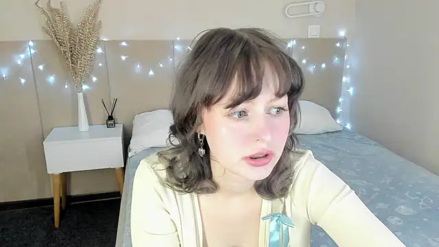 Snapshot of AdeleSilvy chatting on June 18, 2026, 1:59 am AdeleSilvy online show from June 18, 2026, 1:59 am