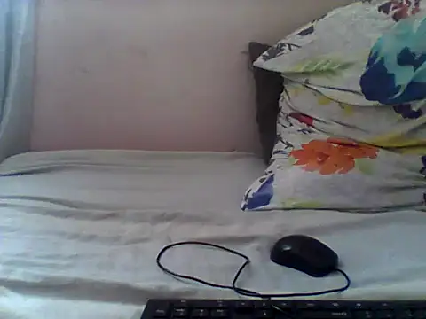 handsomeguy02 online show from June 18, 2026, 12:54 pm