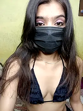 hotyjiyaaaa online show from March 30, 2026, 7:04 pm