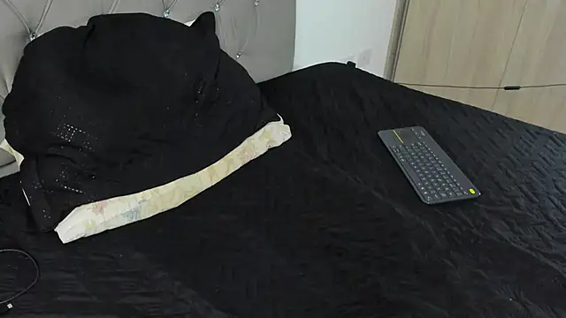 Kiltrohot online show from February 4, 2026, 1:00 am