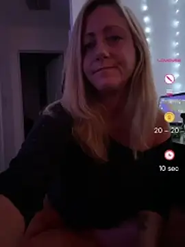 FoxyMillie online show from June 26, 2026, 5:35 am