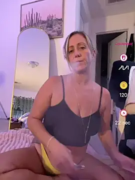 FoxyMillie online show from July 25, 2026, 12:51 am