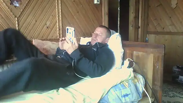 Snapshot of Ivan9iutt chatting on July 12, 2026, 7:31 am Ivan9iutt online show from July 12, 2026, 7:31 am