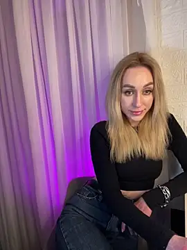 AnesaKis online show from May 4, 2026, 11:07 pm