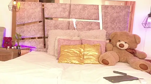 JuliKeita online show from January 16, 2026, 10:47 pm