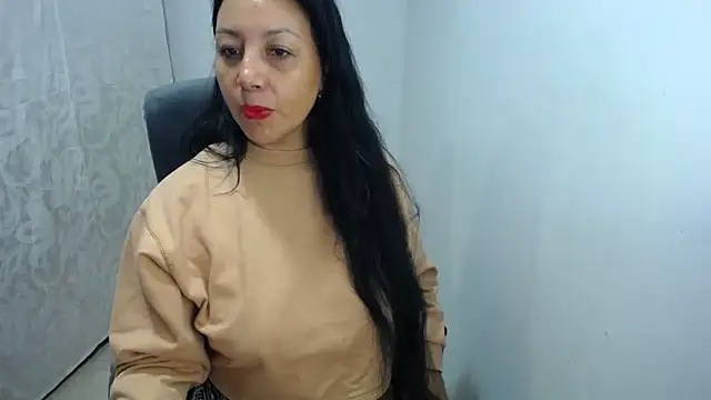 soyElena46 online show from May 1, 2026, 11:15 am