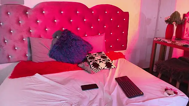 Snapshot of emily_clarkk_ chatting on January 13, 2026, 7:40 pm emily clarkk online show from January 13, 2026, 7:40 pm