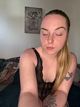 Bayleighjohnson18 online show from February 28, 2026, 11:43 am