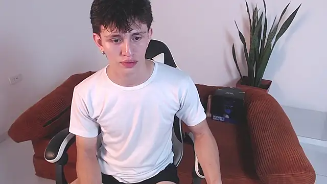 DarrenColleen online show from February 18, 2026, 10:28 pm