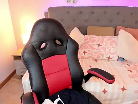 Abril Rosse  online show from January 18, 2026, 2:59 am