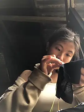 Snapshot of sun-shii chatting on March 8, 2026, 7:55 am sun-shii online show from March 8, 2026, 7:55 am