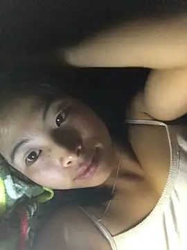 Snapshot of sun-shii chatting on May 17, 2026, 9:48 pm sun-shii online show from May 17, 2026, 9:48 pm