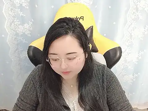 xiongbaobei online show from February 1, 2026, 9:51 am