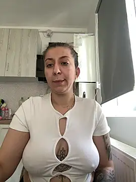 dalia0710 online show from April 28, 2026, 11:36 am