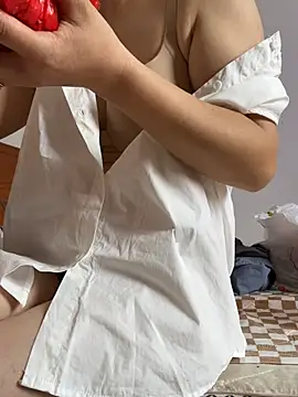 Snapshot of Sini-ii chatting on May 12, 2026, 2:52 am Sini-ii online show from May 12, 2026, 2:52 am