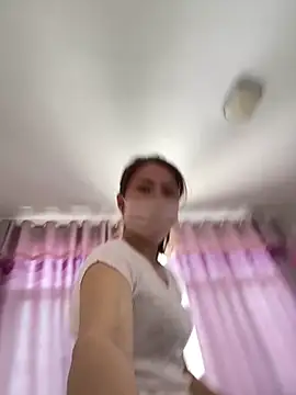 Snapshot of Sini-ii chatting on May 17, 2026, 3:39 am Sini-ii online show from May 17, 2026, 3:39 am