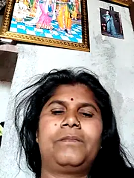 Hot di97 online show from April 27, 2026, 8:23 am