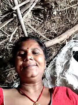 Snapshot of Hot_di97 chatting on July 13, 2026, 2:38 pm Hot di97 online show from July 13, 2026, 2:38 pm