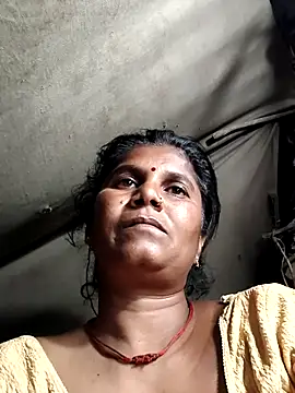 Snapshot of Hot_di97 chatting on July 26, 2026, 6:04 pm Hot di97 online show from July 26, 2026, 6:04 pm