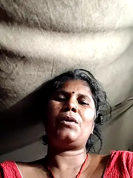 Snapshot of Hot_di97 chatting on August 5, 2026, 2:22 pm Hot di97 online show from August 5, 2026, 2:22 pm