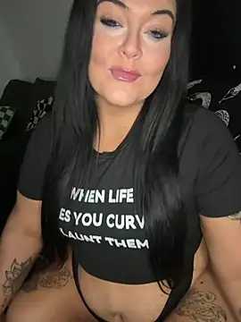 Snapshot of Miss_CurvesXXX chatting on July 5, 2026, 8:32 am Miss CurvesXXX online show from July 5, 2026, 8:32 am