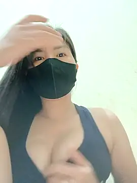 Lyly-68688 online show from April 21, 2026, 1:42 am