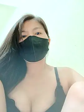 Lyly-68688 online show from May 5, 2026, 3:42 am