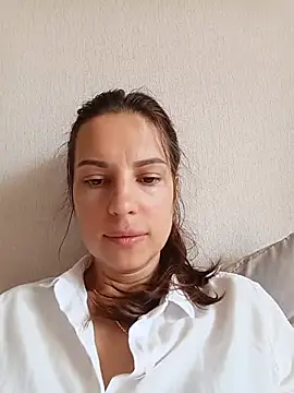Snapshot of She-Moon chatting on July 29, 2026, 8:24 am She-Moon online show from July 29, 2026, 8:24 am