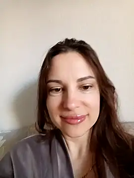 She-Moon online show from May 3, 2026, 5:34 am
