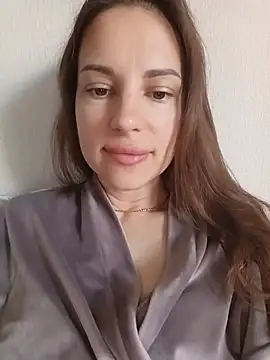 Snapshot of She-Moon chatting on June 11, 2026, 5:26 am She-Moon online show from June 11, 2026, 5:26 am