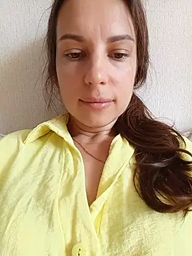 Snapshot of She-Moon chatting on July 28, 2026, 8:33 am She-Moon online show from July 28, 2026, 8:33 am