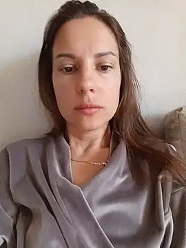 Snapshot of She-Moon chatting on July 7, 2026, 7:23 am She-Moon online show from July 7, 2026, 7:23 am