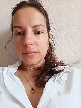 Snapshot of She-Moon chatting on August 3, 2026, 7:05 am She-Moon online show from August 3, 2026, 7:05 am