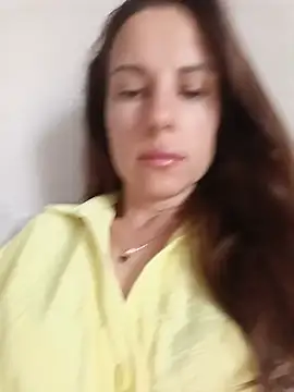 Snapshot of She-Moon chatting on July 13, 2026, 5:18 am She-Moon online show from July 13, 2026, 5:18 am