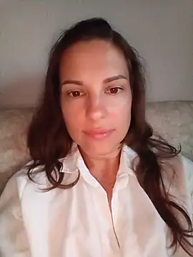 Snapshot of She-Moon chatting on July 4, 2026, 5:50 pm She-Moon online show from July 4, 2026, 5:50 pm