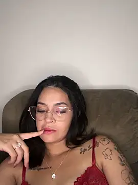 ilyanna online show from February 4, 2026, 4:18 am