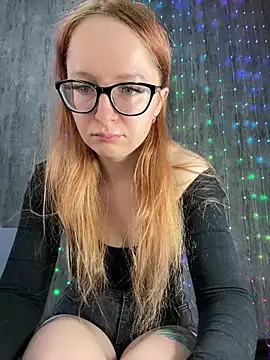 Snapshot of coy_girl_ chatting on February 5, 2026, 11:39 am coy girl online show from February 5, 2026, 11:39 am