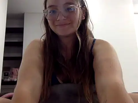 Snapshot of LOLA_R_ chatting on February 3, 2026, 2:53 am LOLA R online show from February 3, 2026, 2:53 am