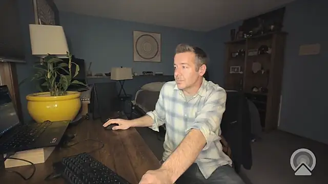 chrisw8140 online show from April 23, 2026, 1:34 am