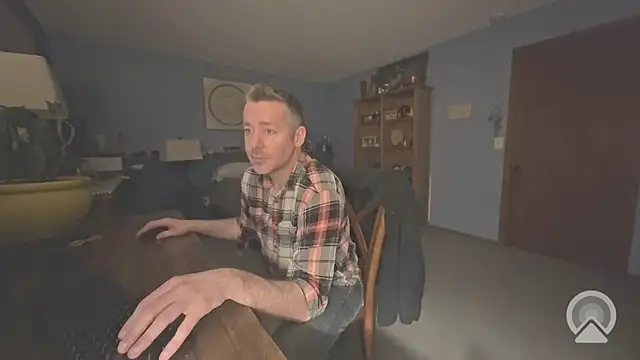 chrisw8140 online show from May 5, 2026, 4:26 am