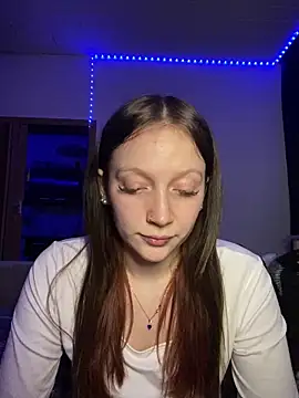 YoungLisaa18 online show from March 12, 2026, 8:02 pm