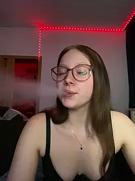 YoungLisaa18 online show from March 6, 2026, 10:27 pm