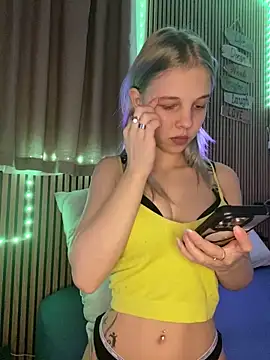 bellezza0 online show from February 9, 2026, 7:01 pm