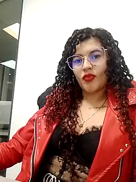 curlyheat online show from April 27, 2026, 8:40 pm