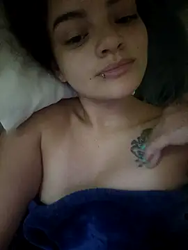 Snapshot of Qlotesexy chatting on April 4, 2026, 1:01 am Qlotesexy online show from April 4, 2026, 1:01 am